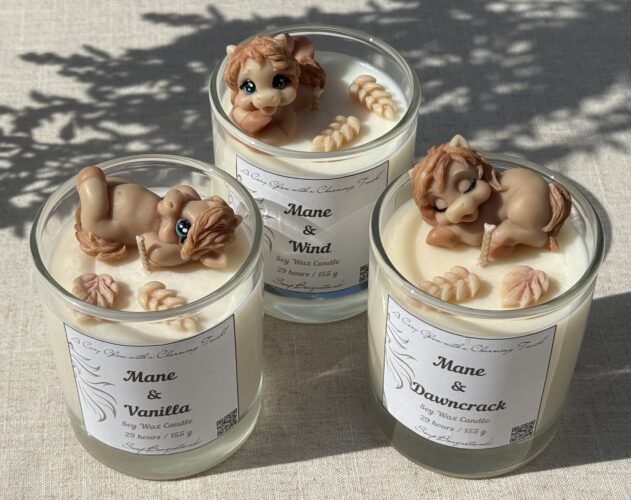 Handmade horse candles in three designs – unique horse lover gift