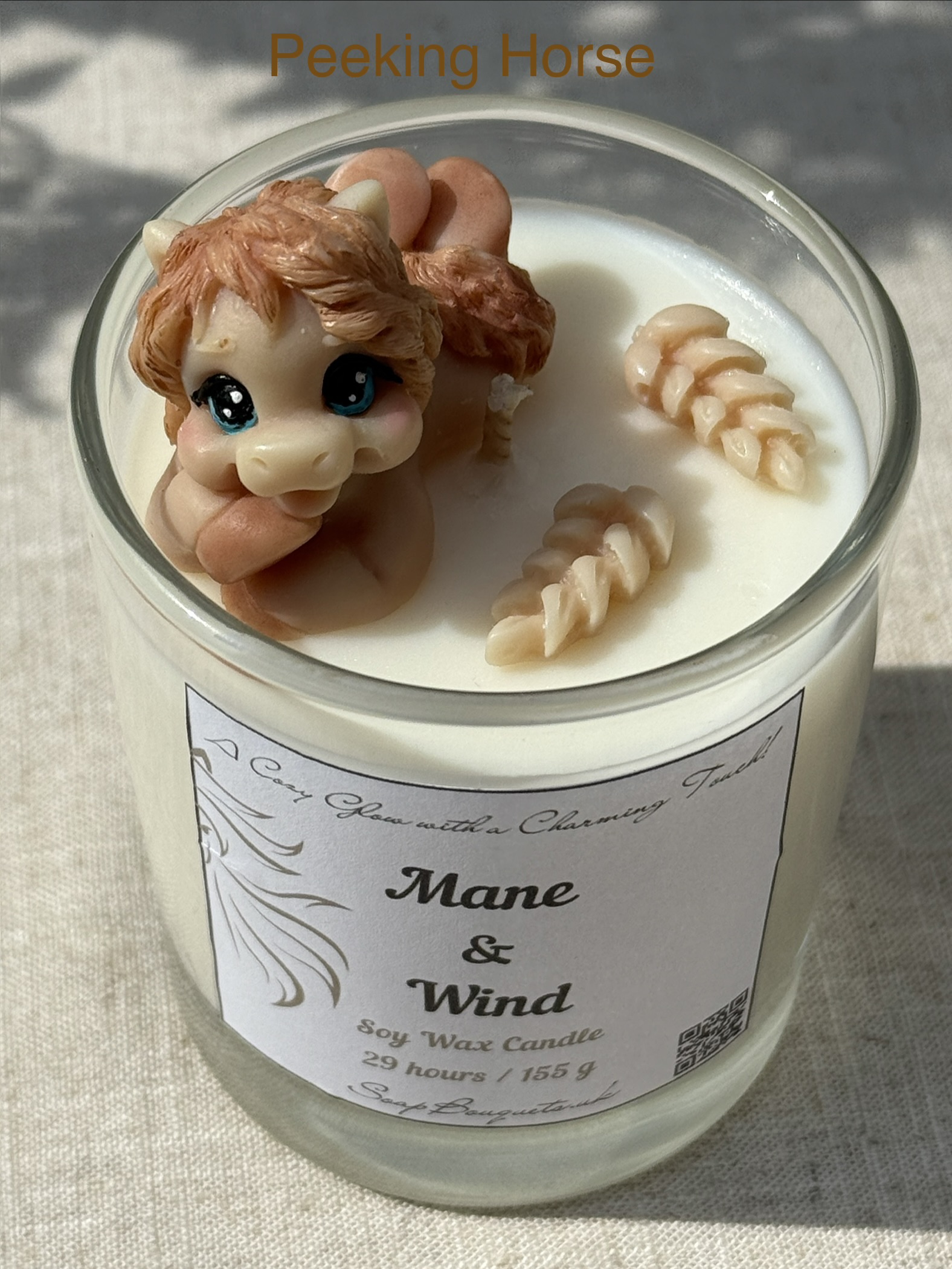 Peeking horse soy wax candle – handmade equestrian gift for horse lovers